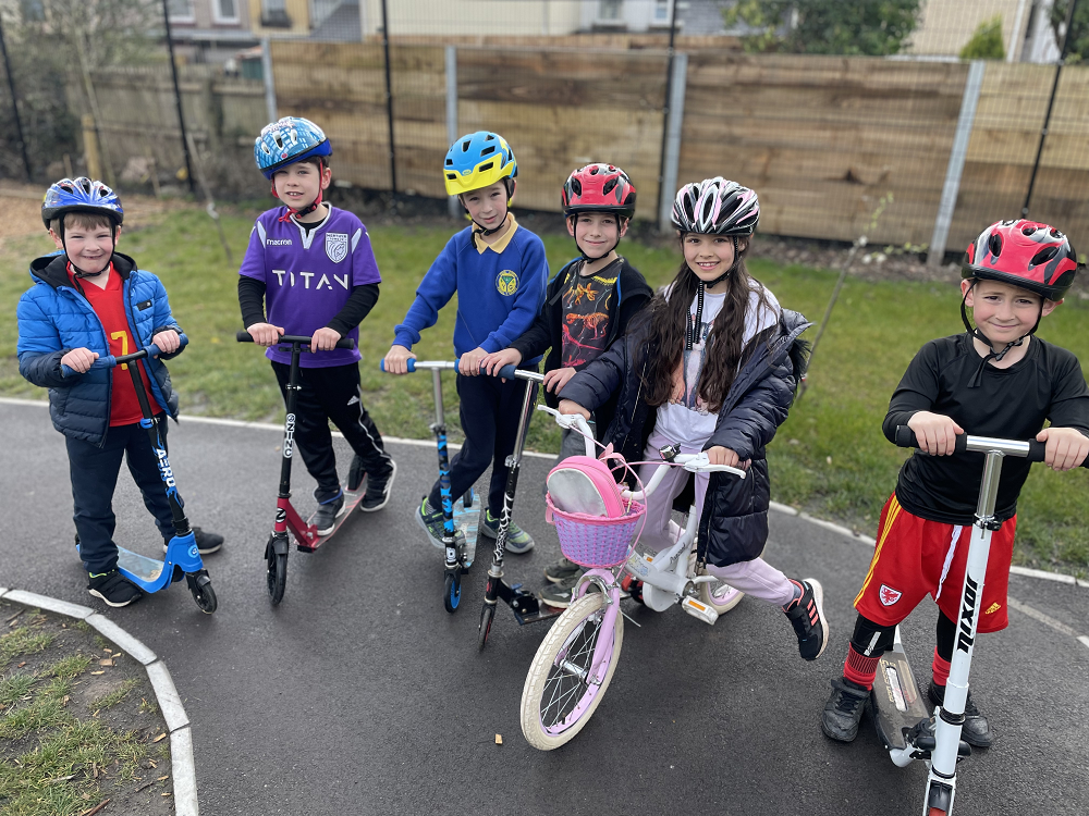 School children on bikes