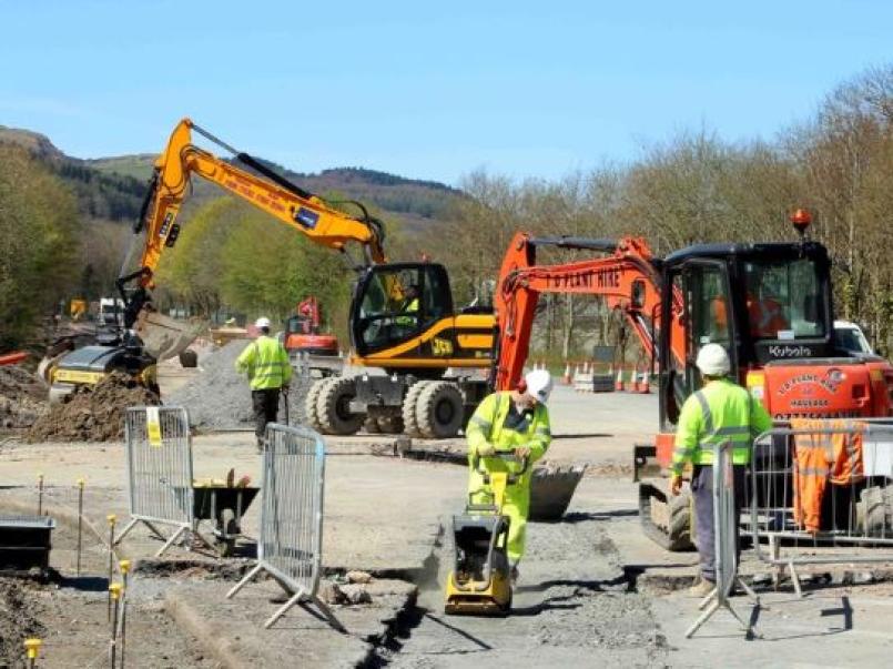​  Dawnus construction workers building a roundabout on the A470 at Dolgellau by-pass junction (Image: Daily Post Wales) ​